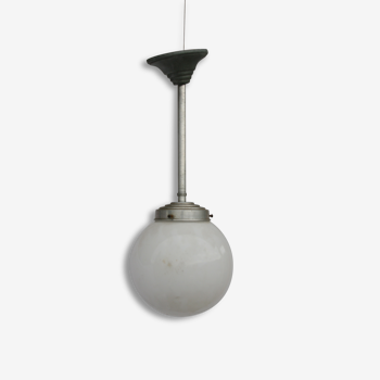 Suspension lustre boule opaline blanche