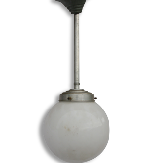 Suspension white opaline ball chandelier