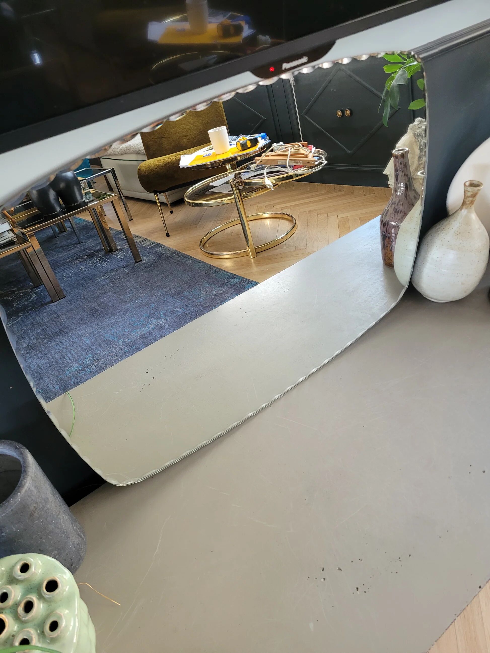 Miroir rectangulaire ancien à bords ciselés