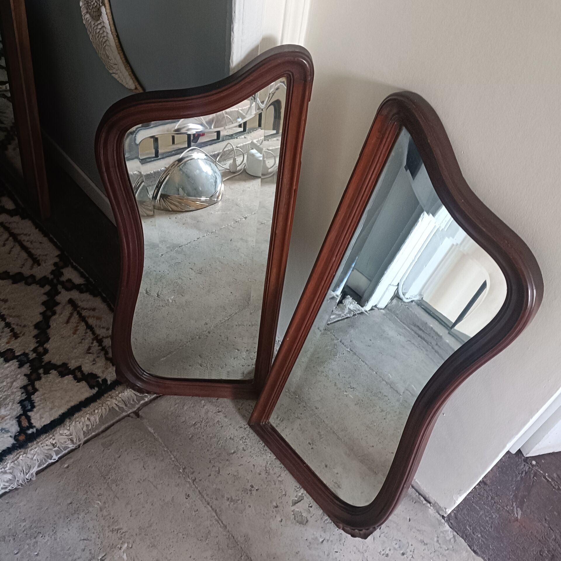 Bevelled mirror diptyque