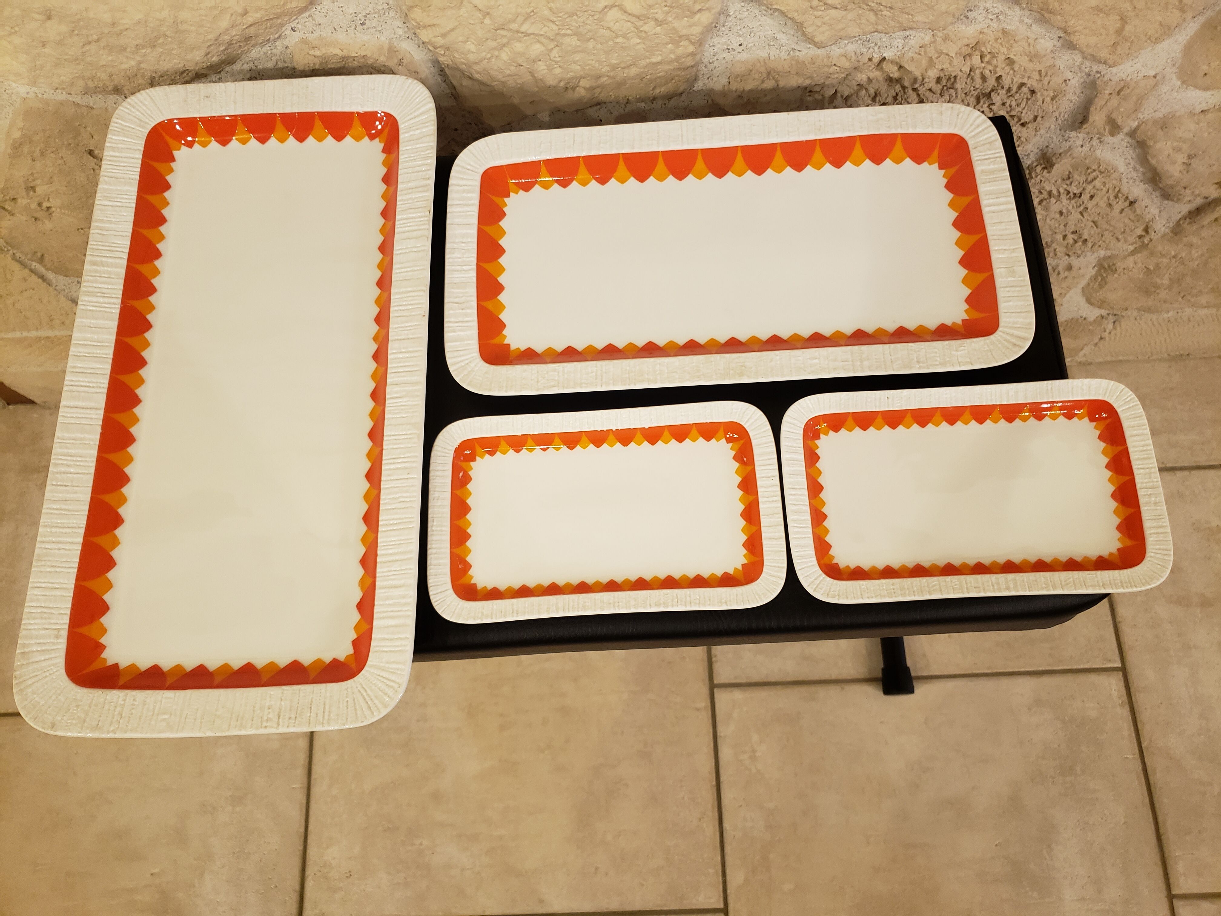 Set of 4 rectangular vintage orange dishes