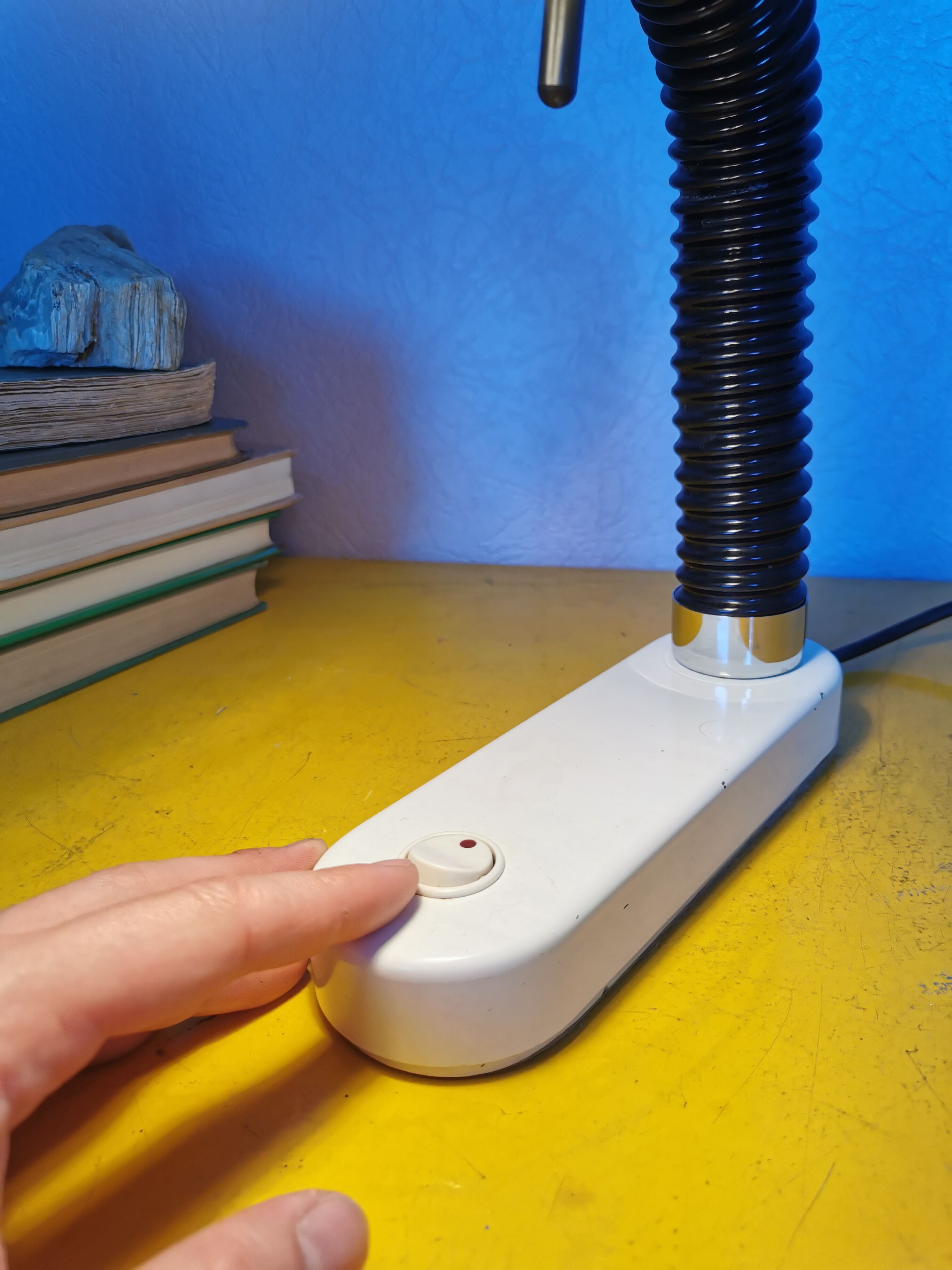 Flexible and adjustable lamp lacquered brass, 1970