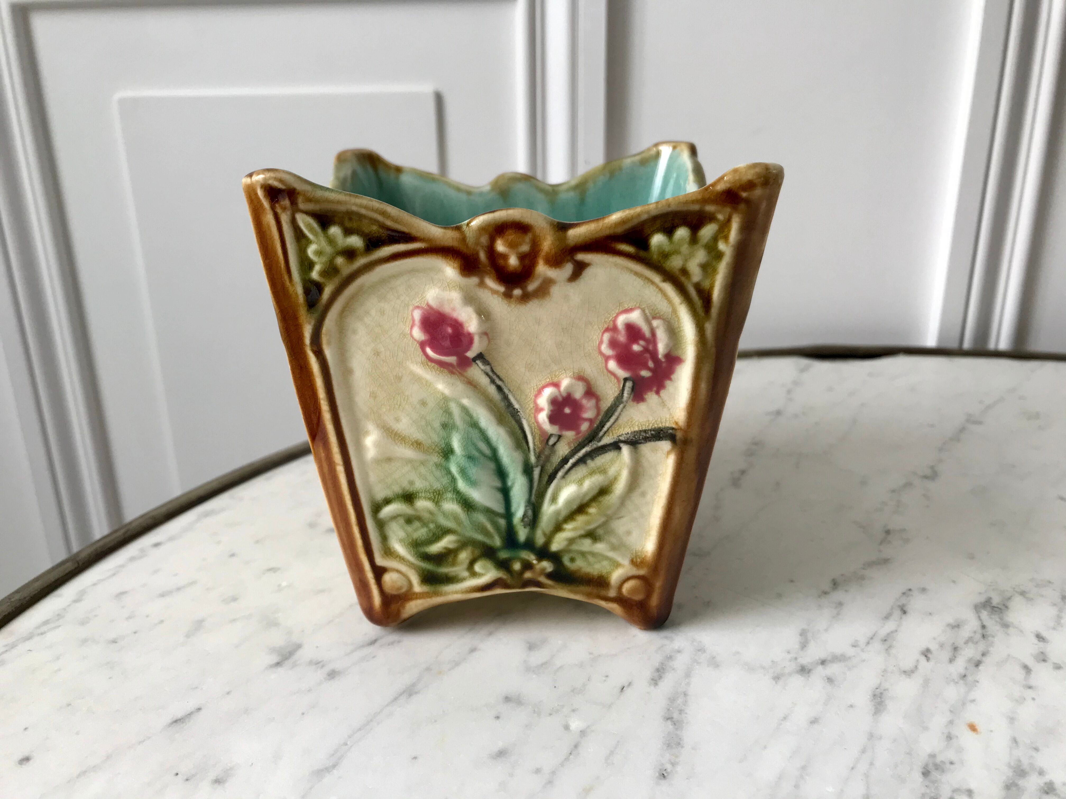 Pot cover in old slurry signed late nineteenth century