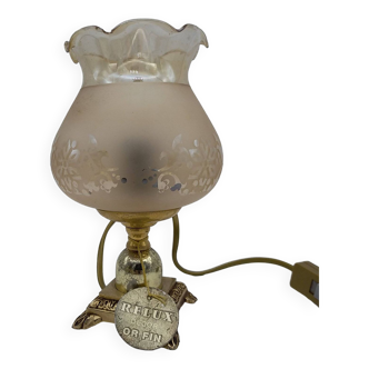 Lampe de chevet pied doré et tulipe en verre givré .