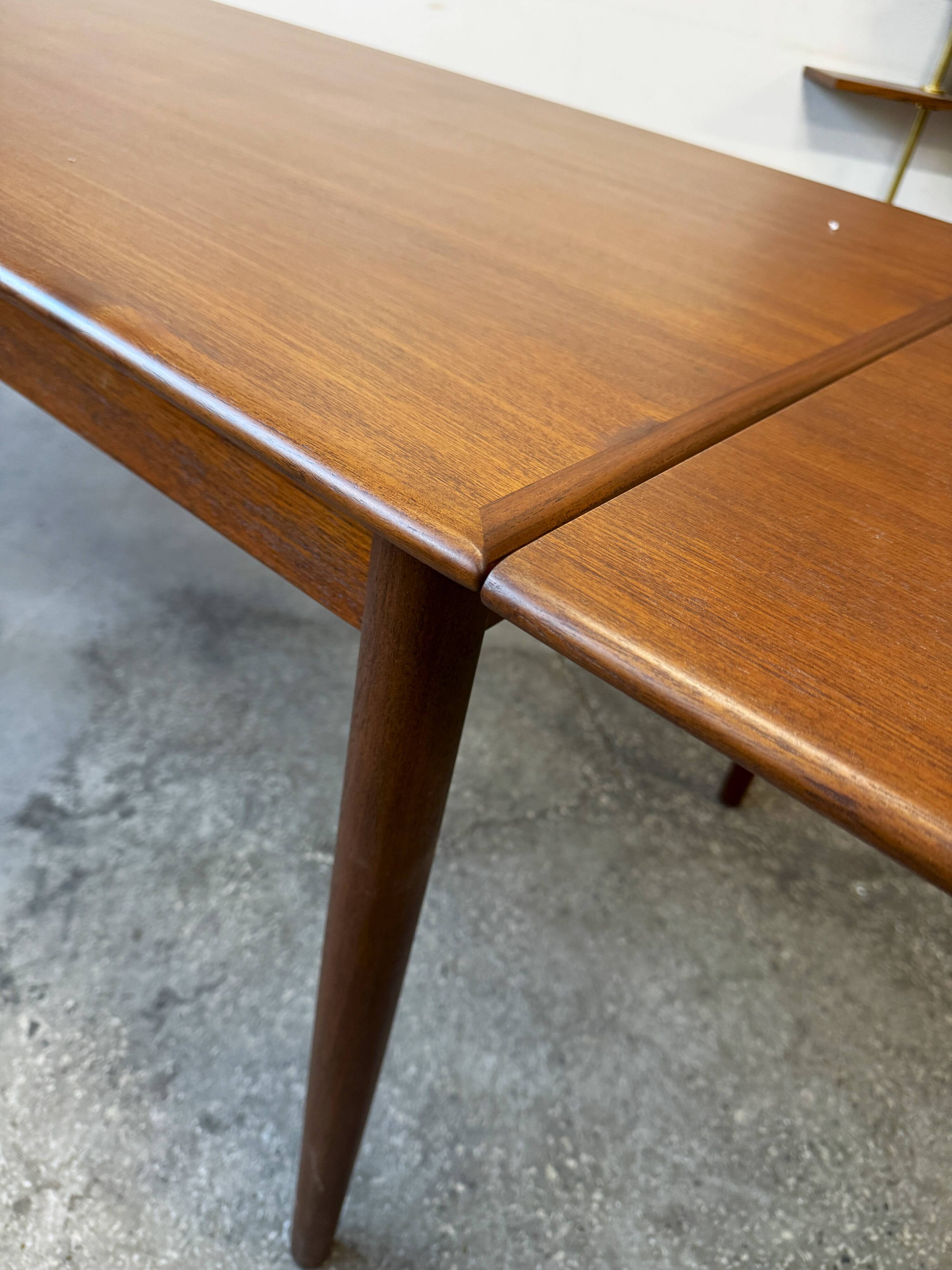 Extendable teak table, Denmark 1960s/1970s, mid-c vntg