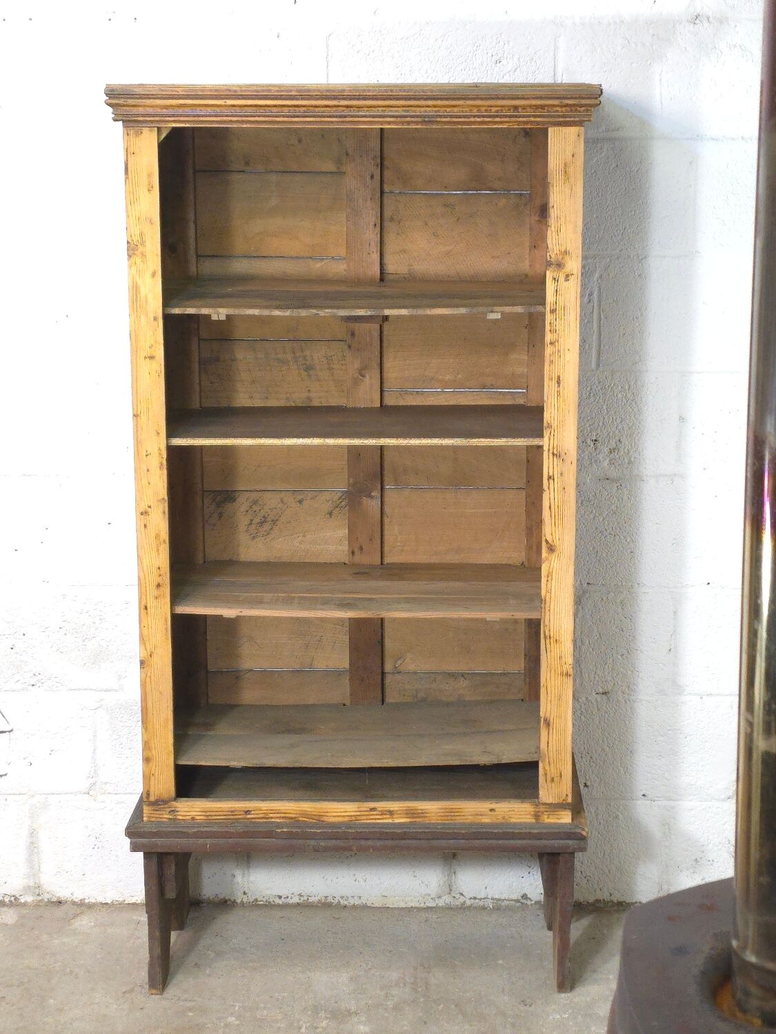 Antique freestanding shelf