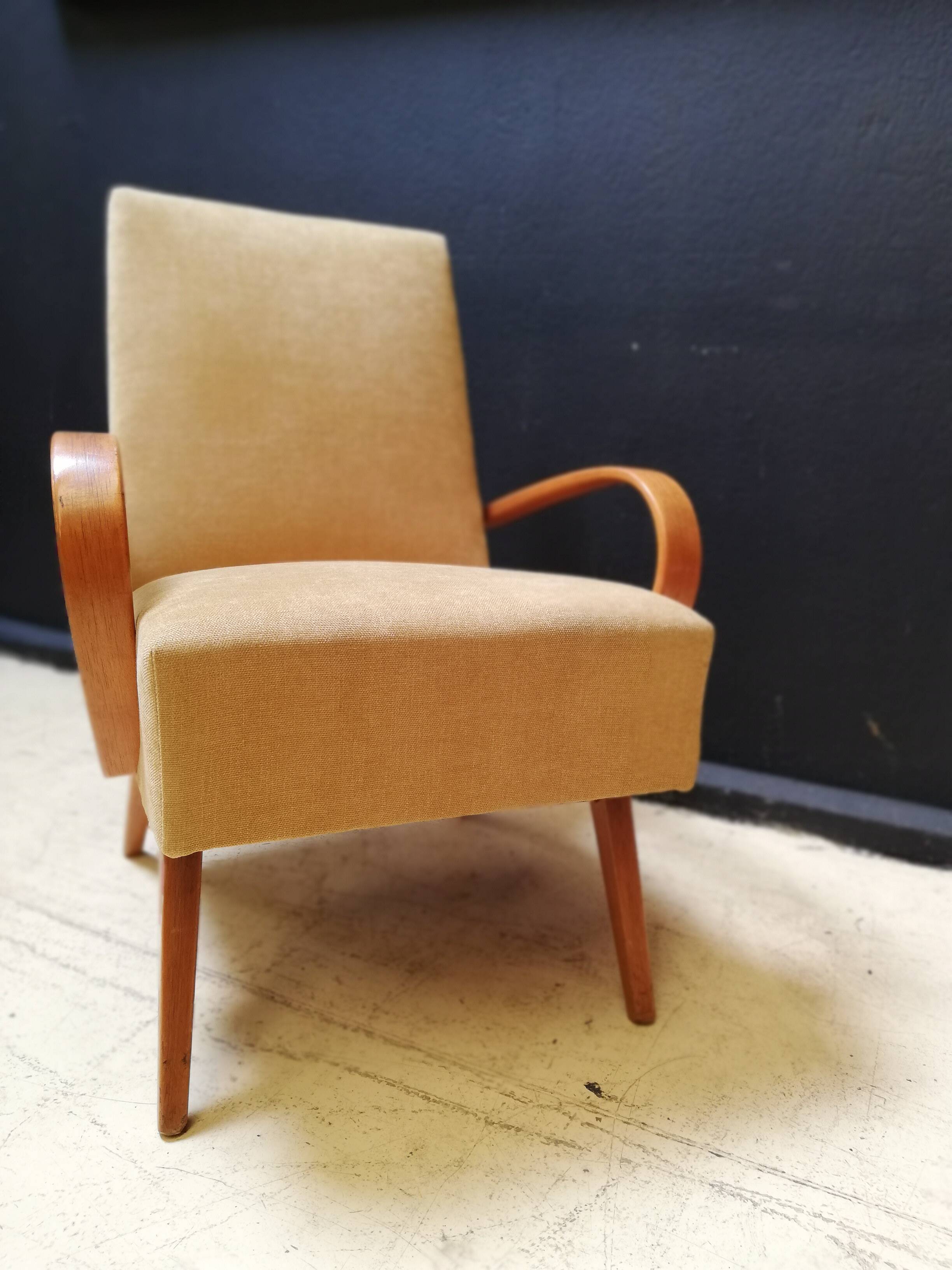 Paire de fauteuils vintage Halabala 1950