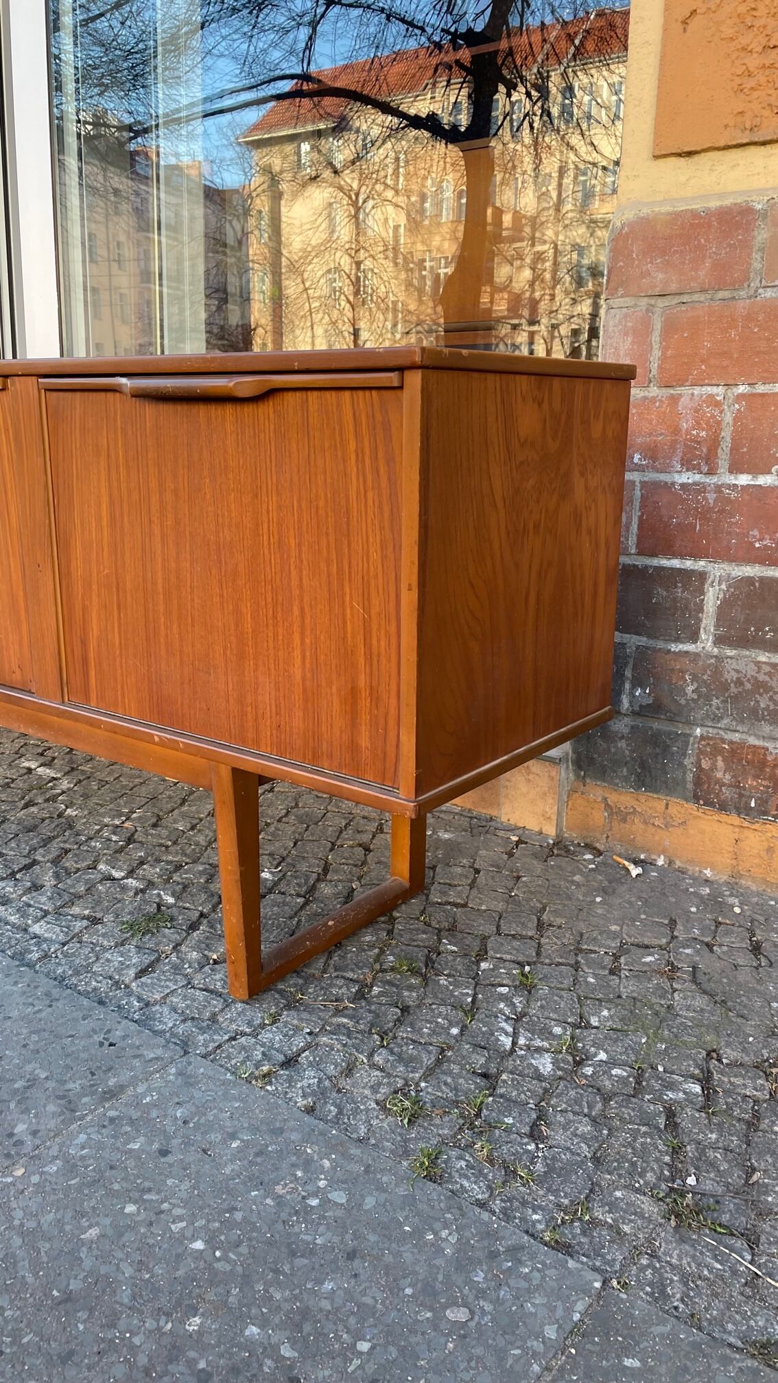 Teak row of the 60s U-shaped base