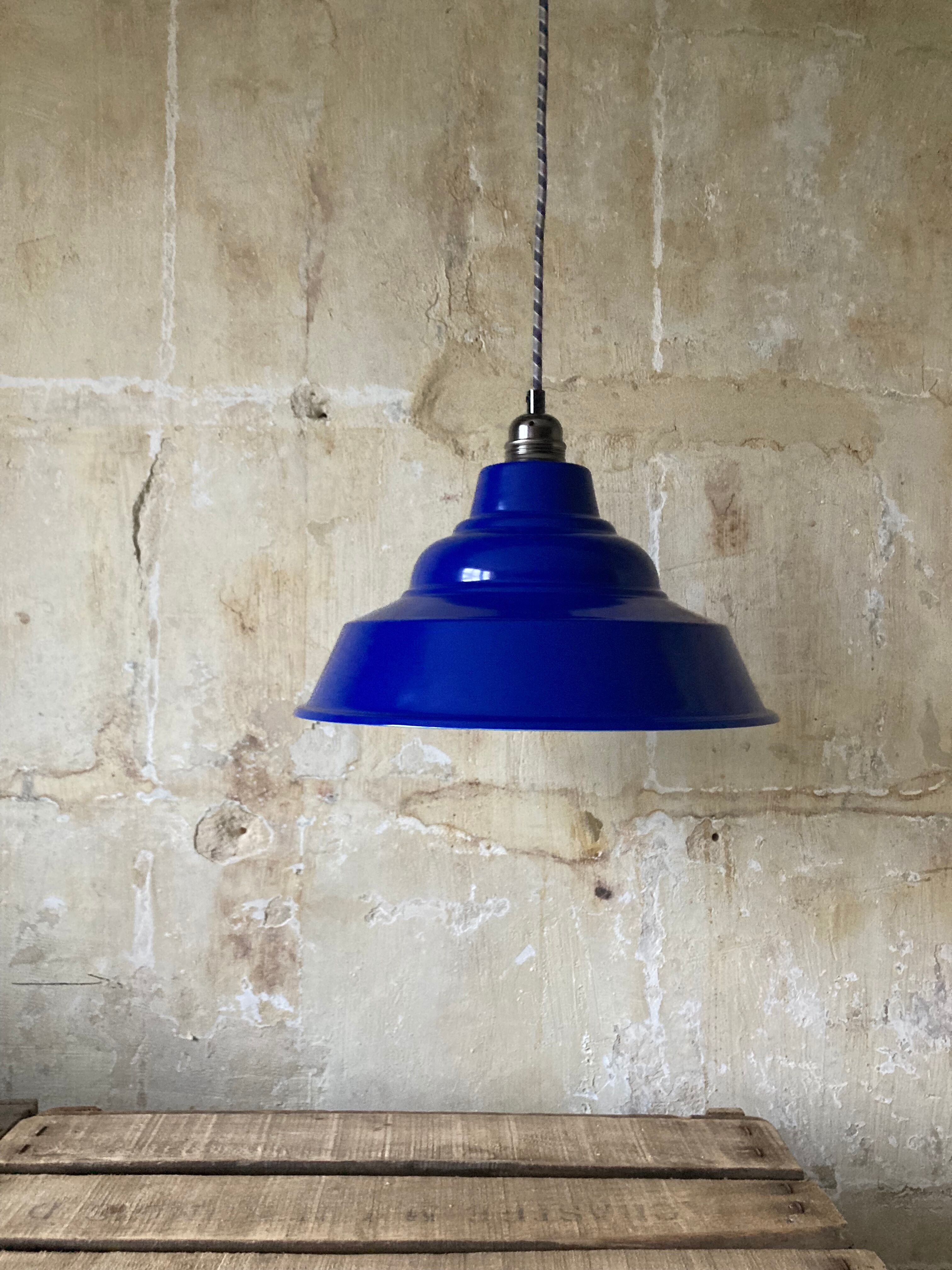 Blue metal workshop suspension