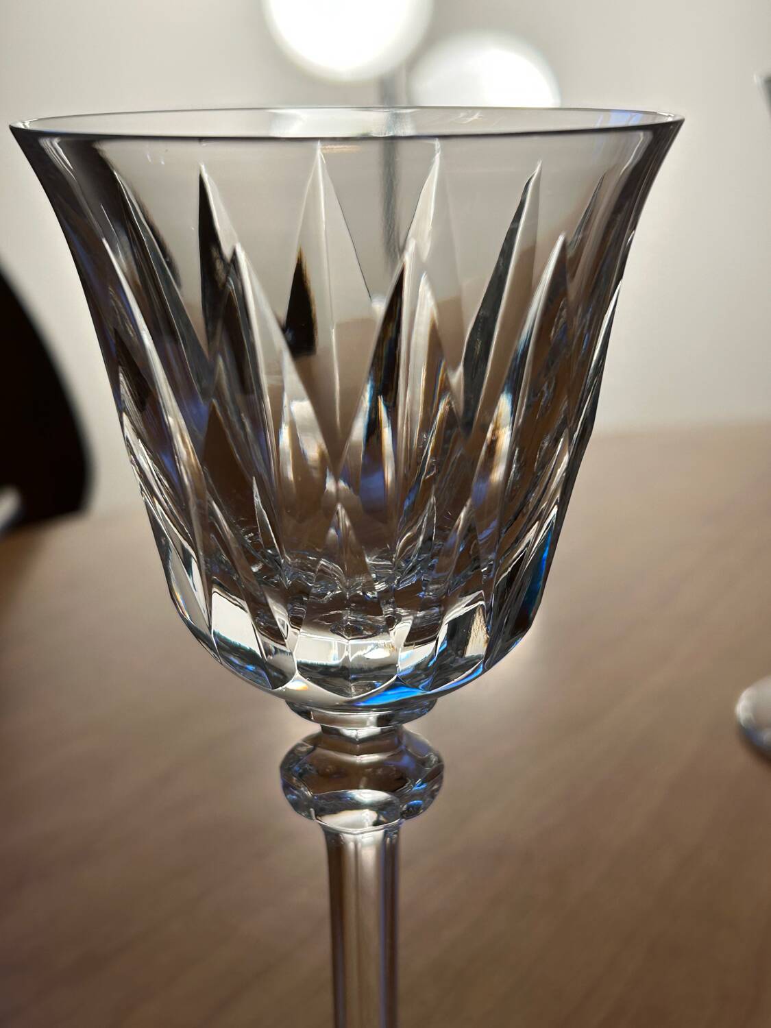 Verres à vin en cristal taillé Saint Louis