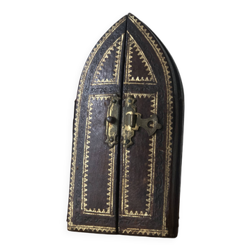 Ancient reliquary / religious altar