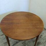 Table style scandinave