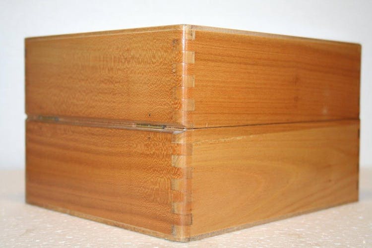 Patent wooden card box