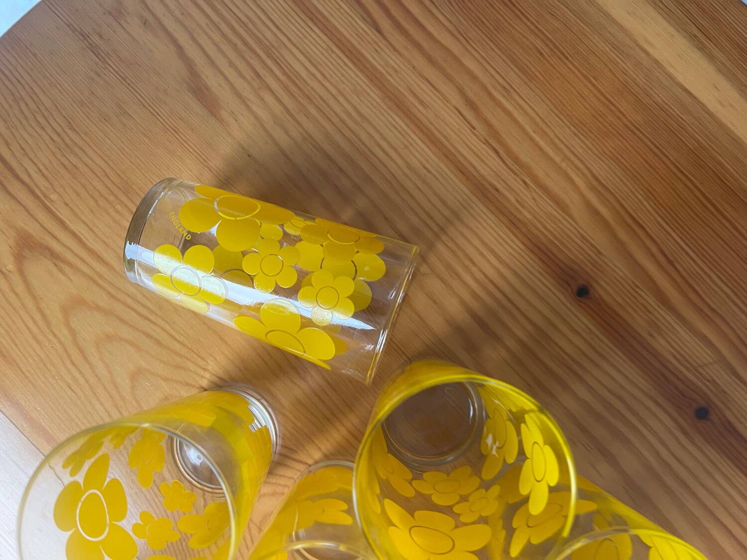 Juice glasses from the 70s flower power