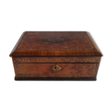 Old box row mail, jewelry, elm magnifying glass