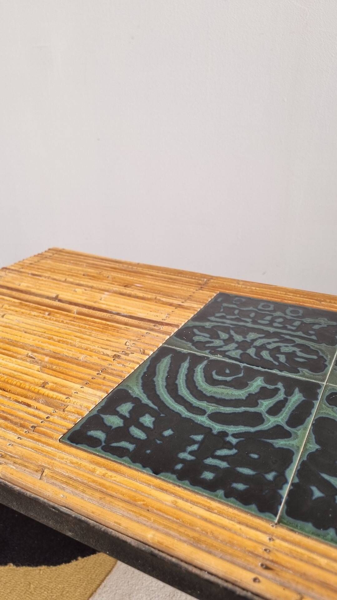Table basse vintage rotin carreaux 