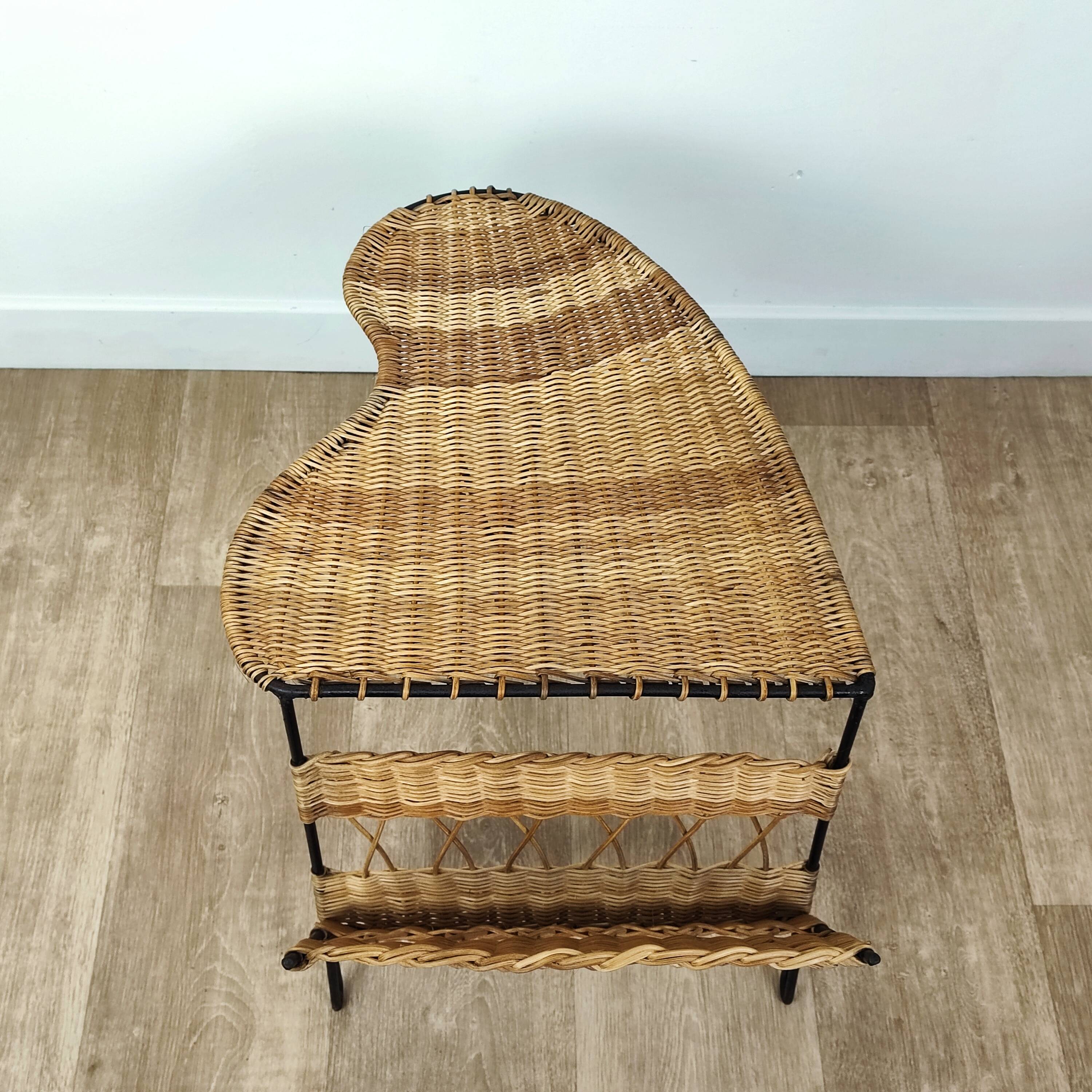 Table d'appoint porte-revues