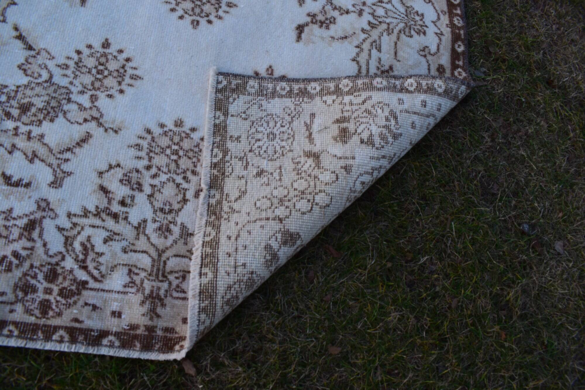 Vintage Turkish rug handmade 117x217 cm