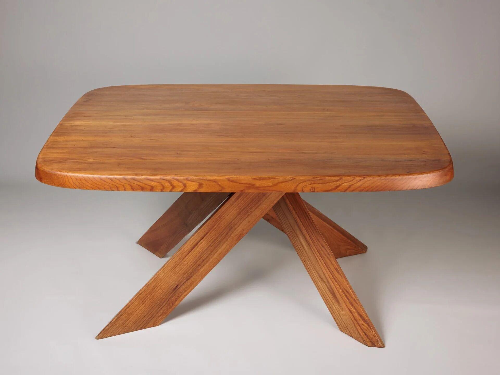 Table à manger T35b par Pierre Chapo
