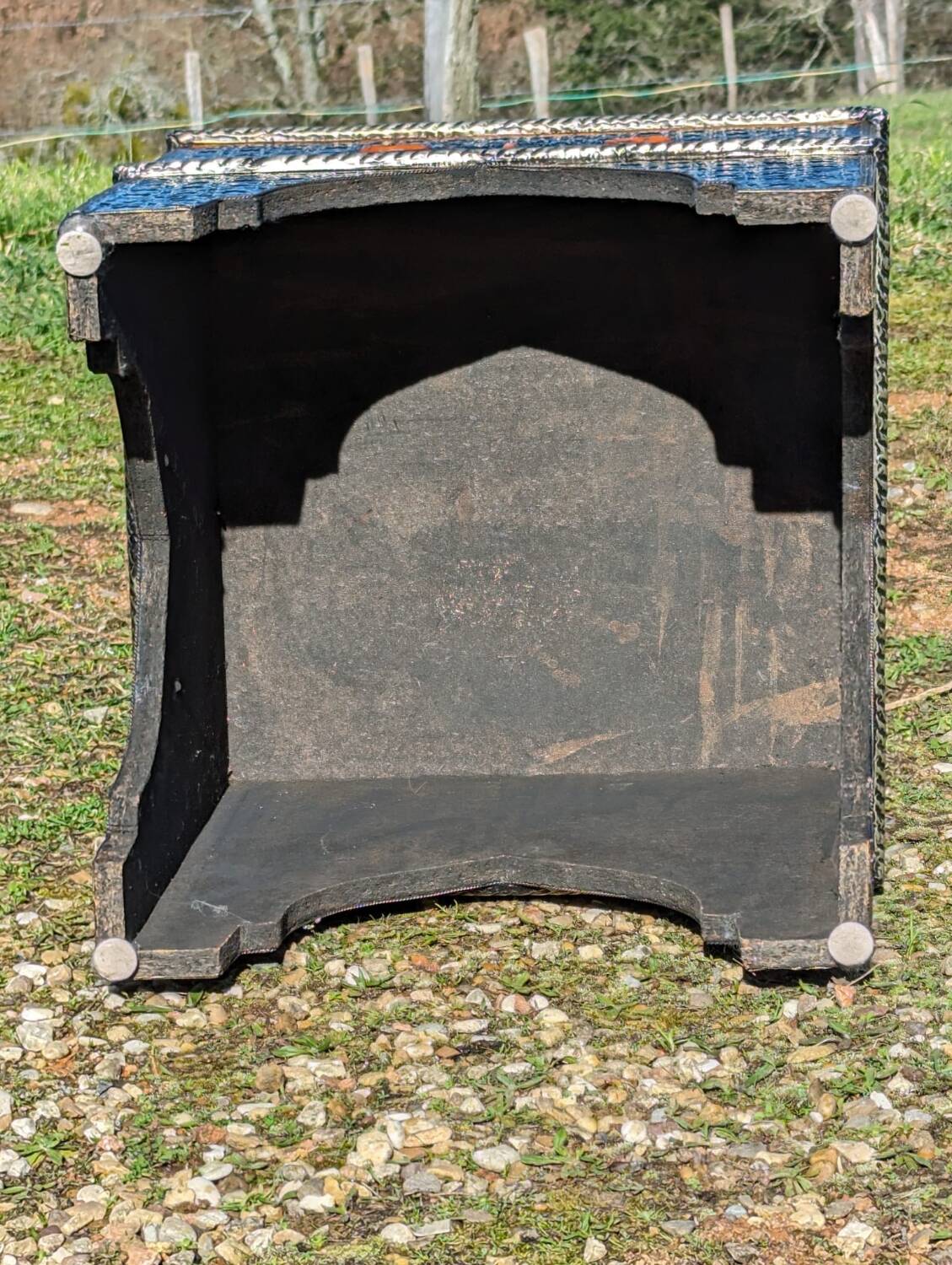 2 oriental stools/poufs in wood/metal/leather
