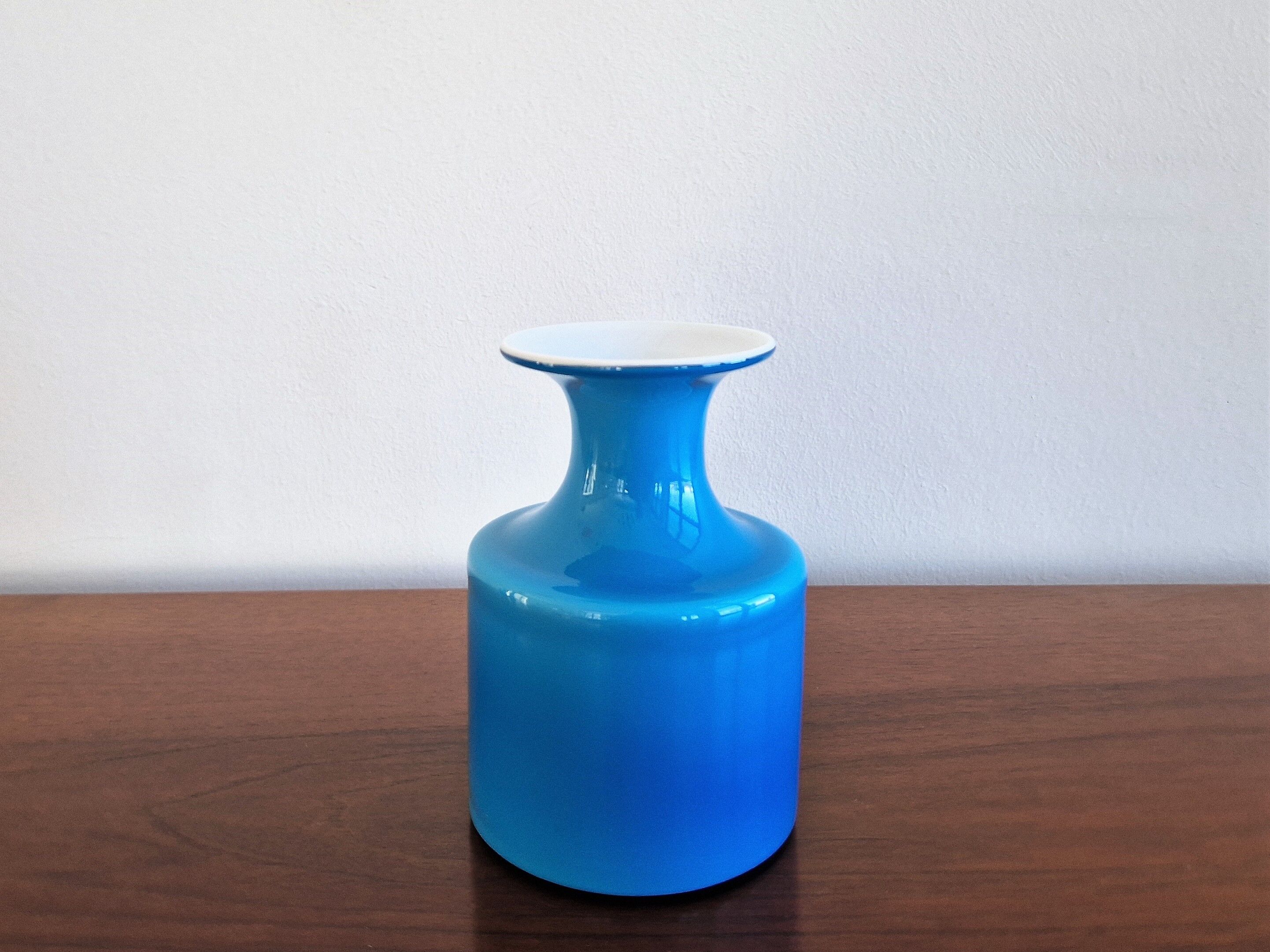 Arrangement of 3 blue glass 'Carnaby' vases by Per Lütken for Holmegaard, Denmark 1960's
