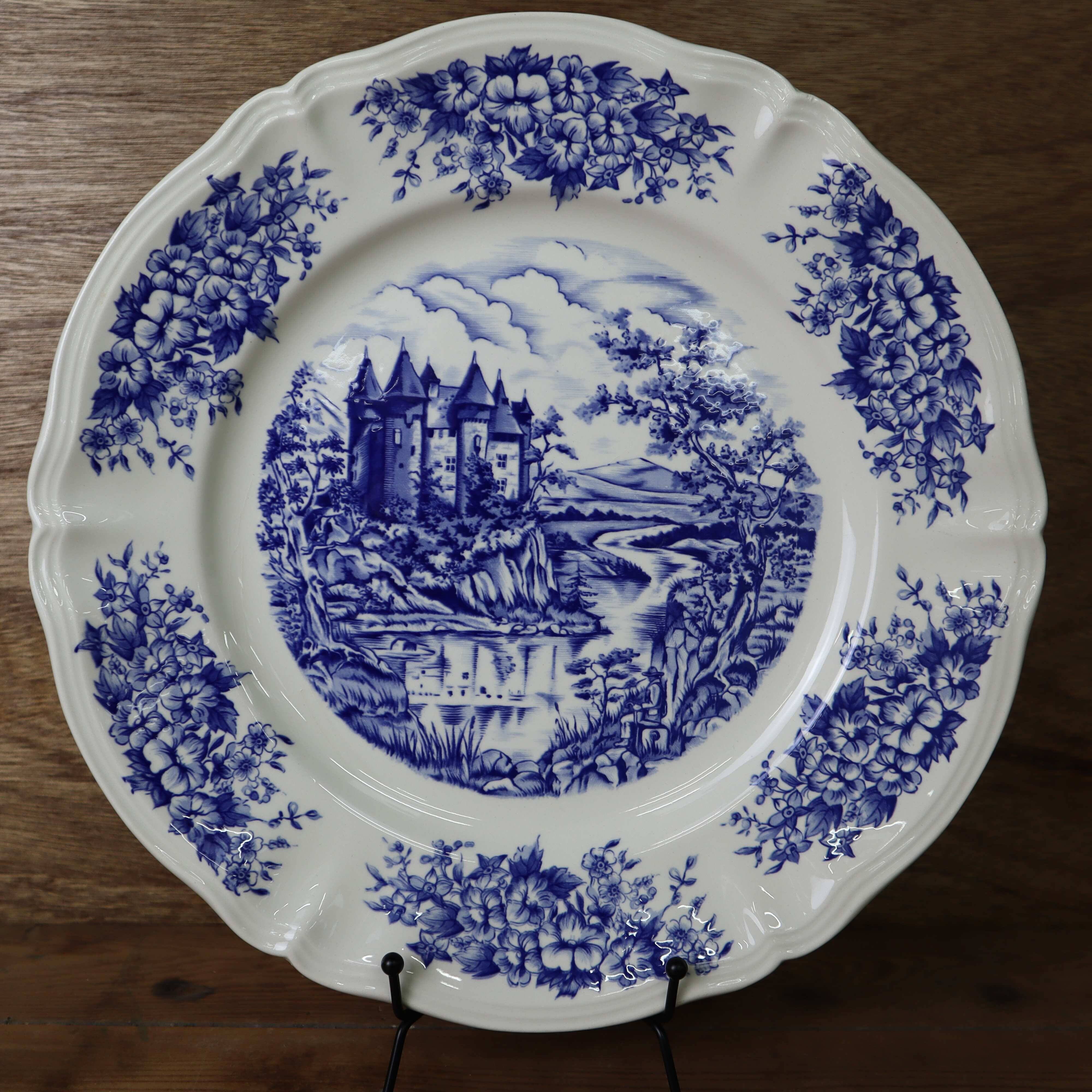 Vintage round dish Sarreguemines Castle model
