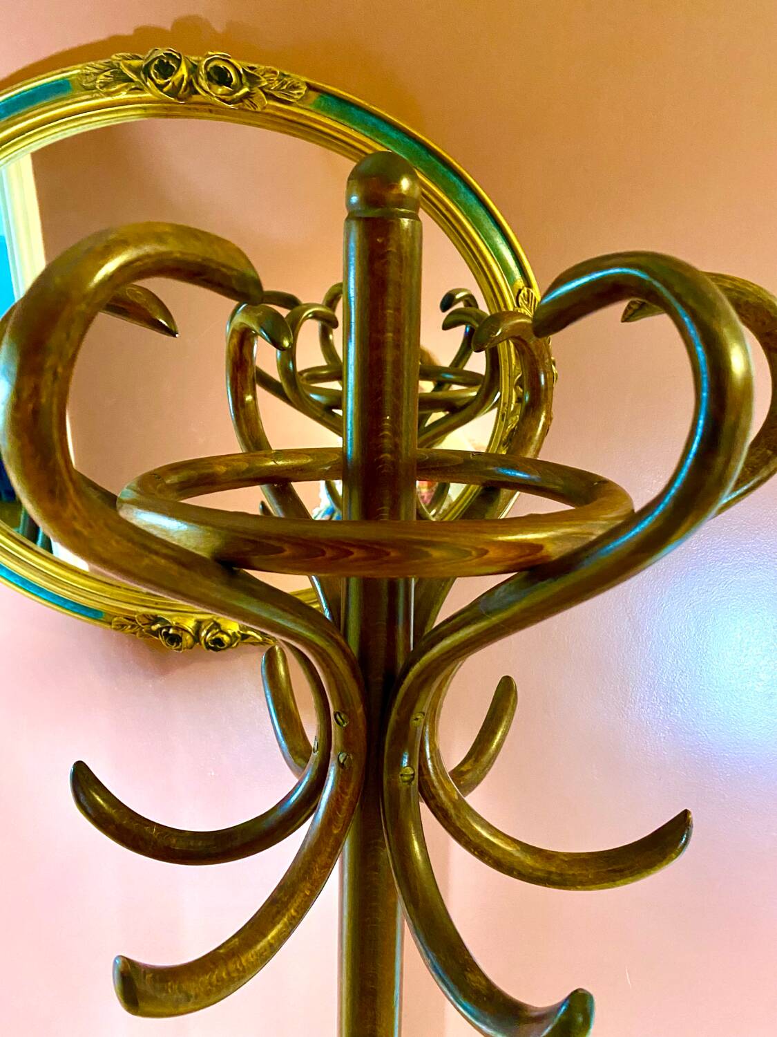 Coat rack on curved wooden stand, Baumann or Thonet style parrot