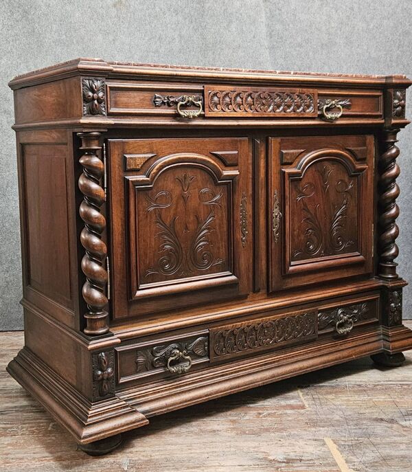 Commode a portes en noyer massif avec plateau en marbre – Style Renaissance