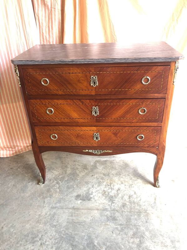 Petite commode style Louis XVI
