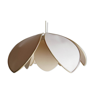 Lotus flower suspension