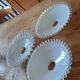 3 suspensions en opaline blanche 1900