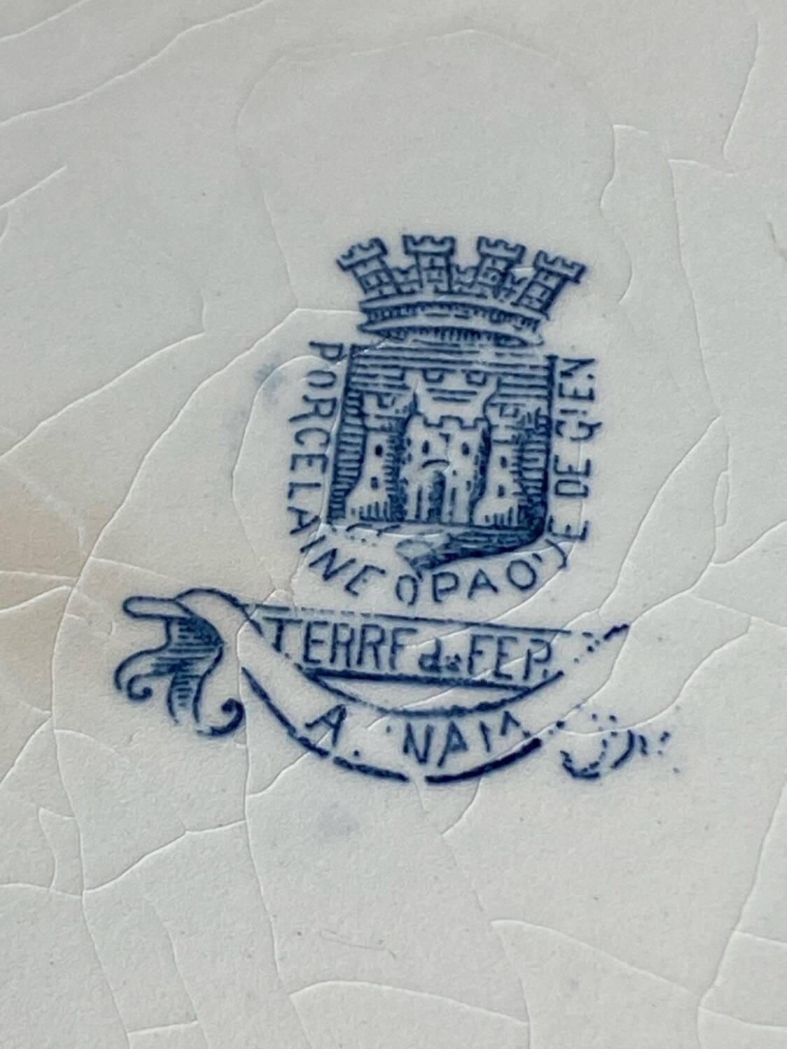 Serving dish, iron earth, Gien