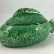 Part of service a fish Sarreguemines 22 pieces in faience green carp