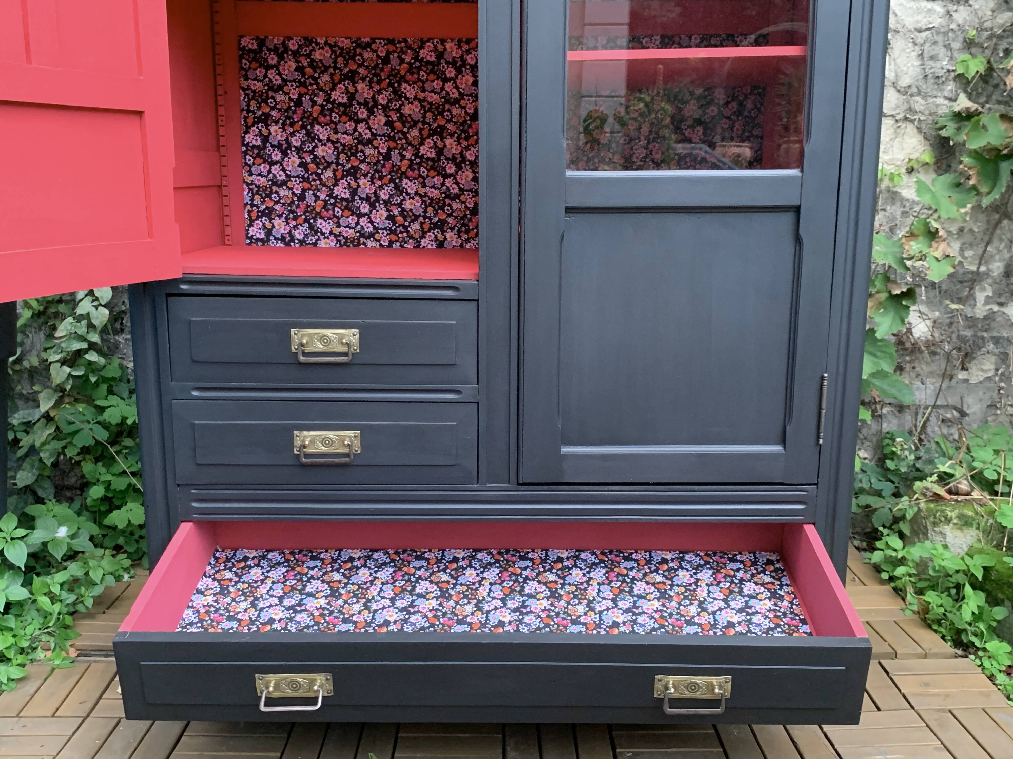 Parisian glazed hotel wardrobe 1930