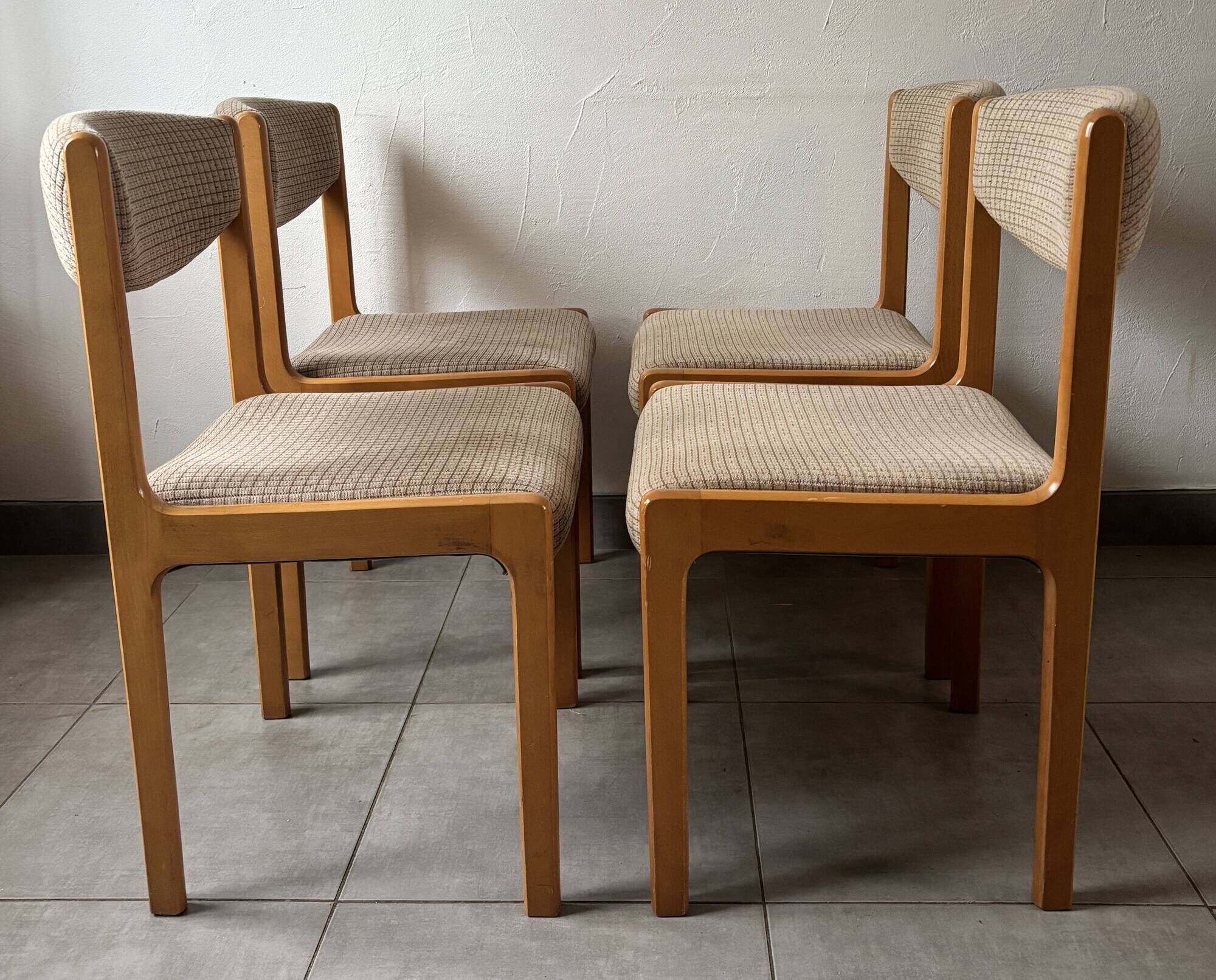 Set of 4 Scandinavian Baumann chairs in solid elm – 1970s