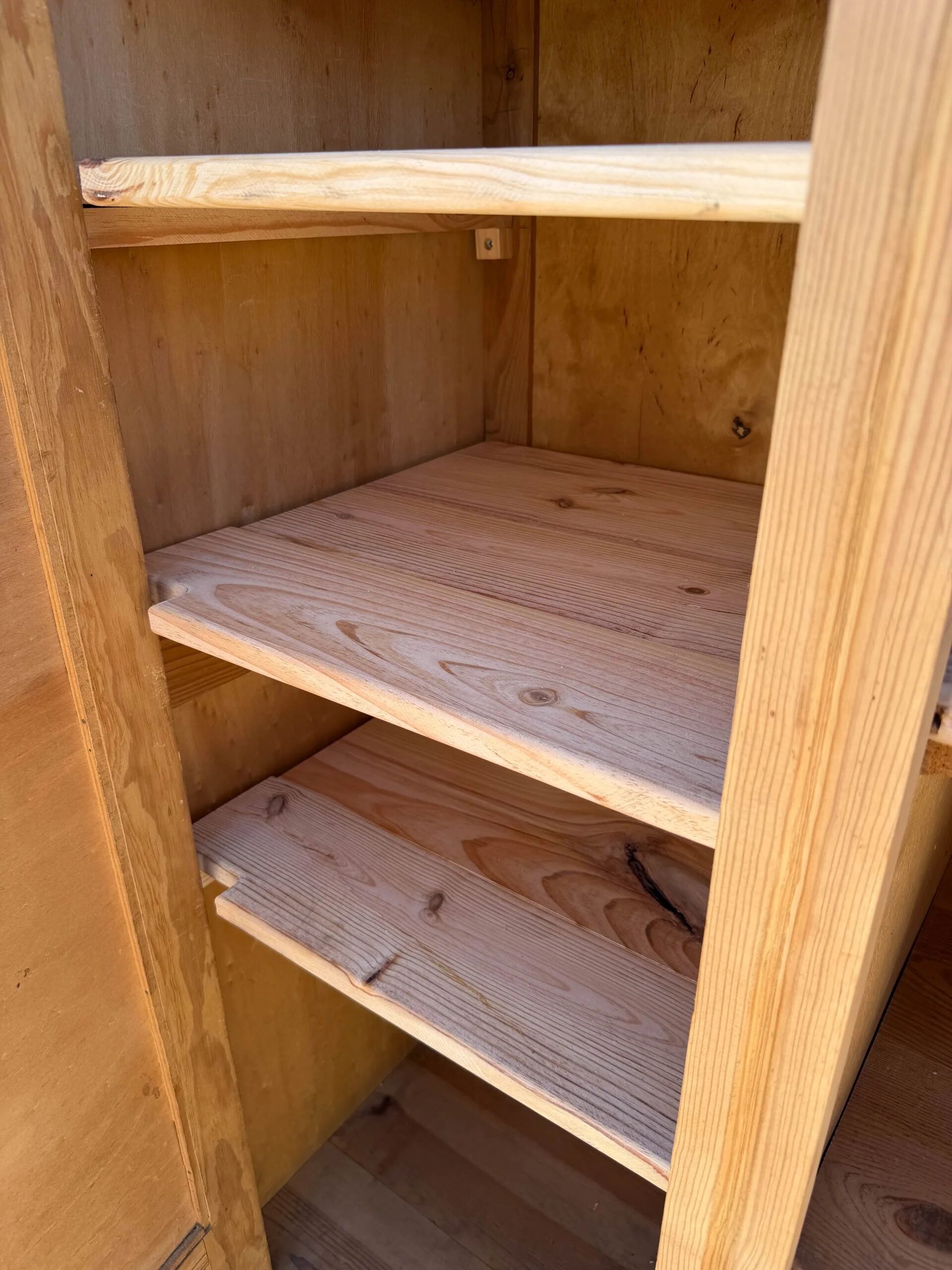 Armoire asymétrique