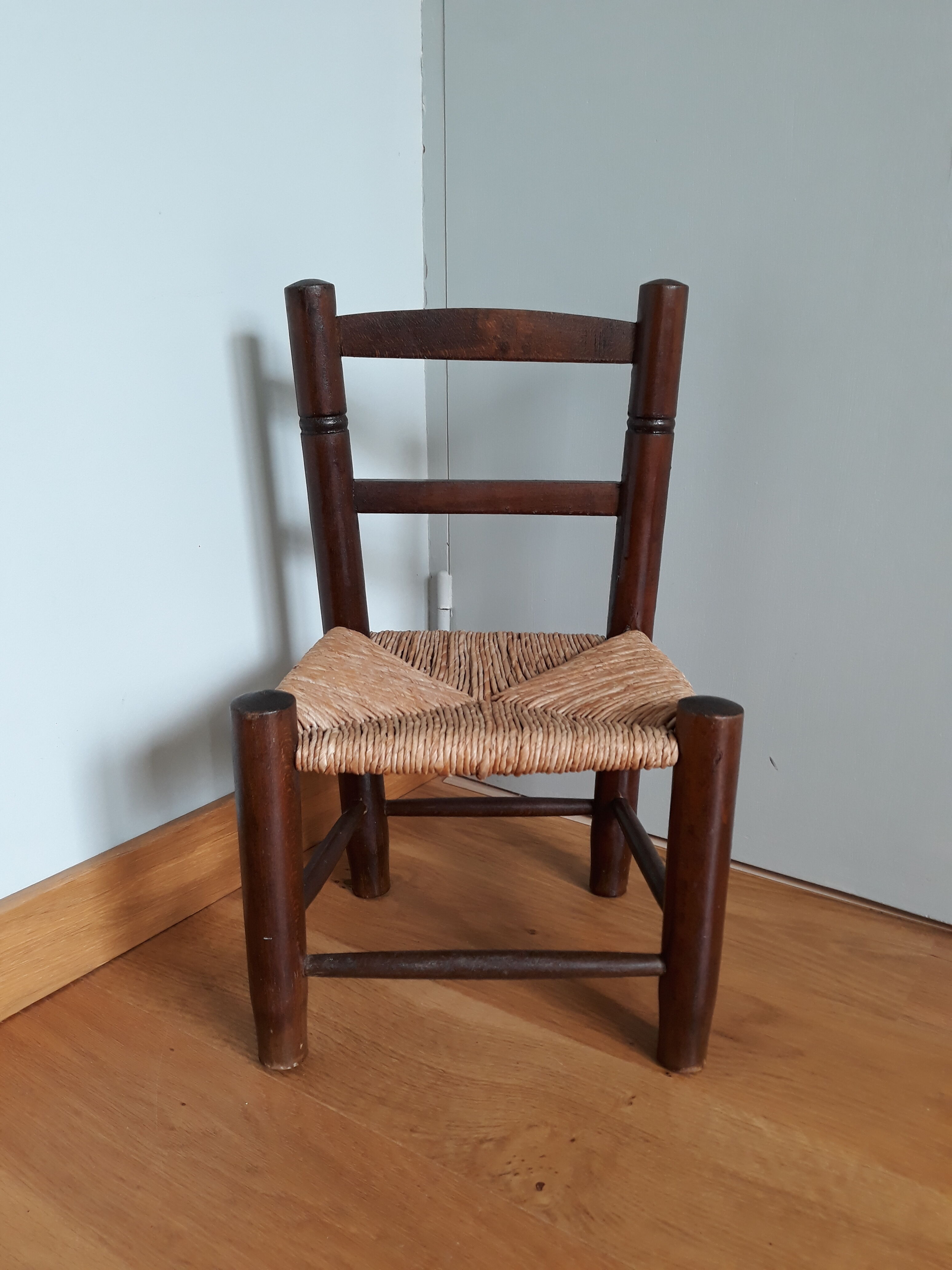Chaise paillée enfant