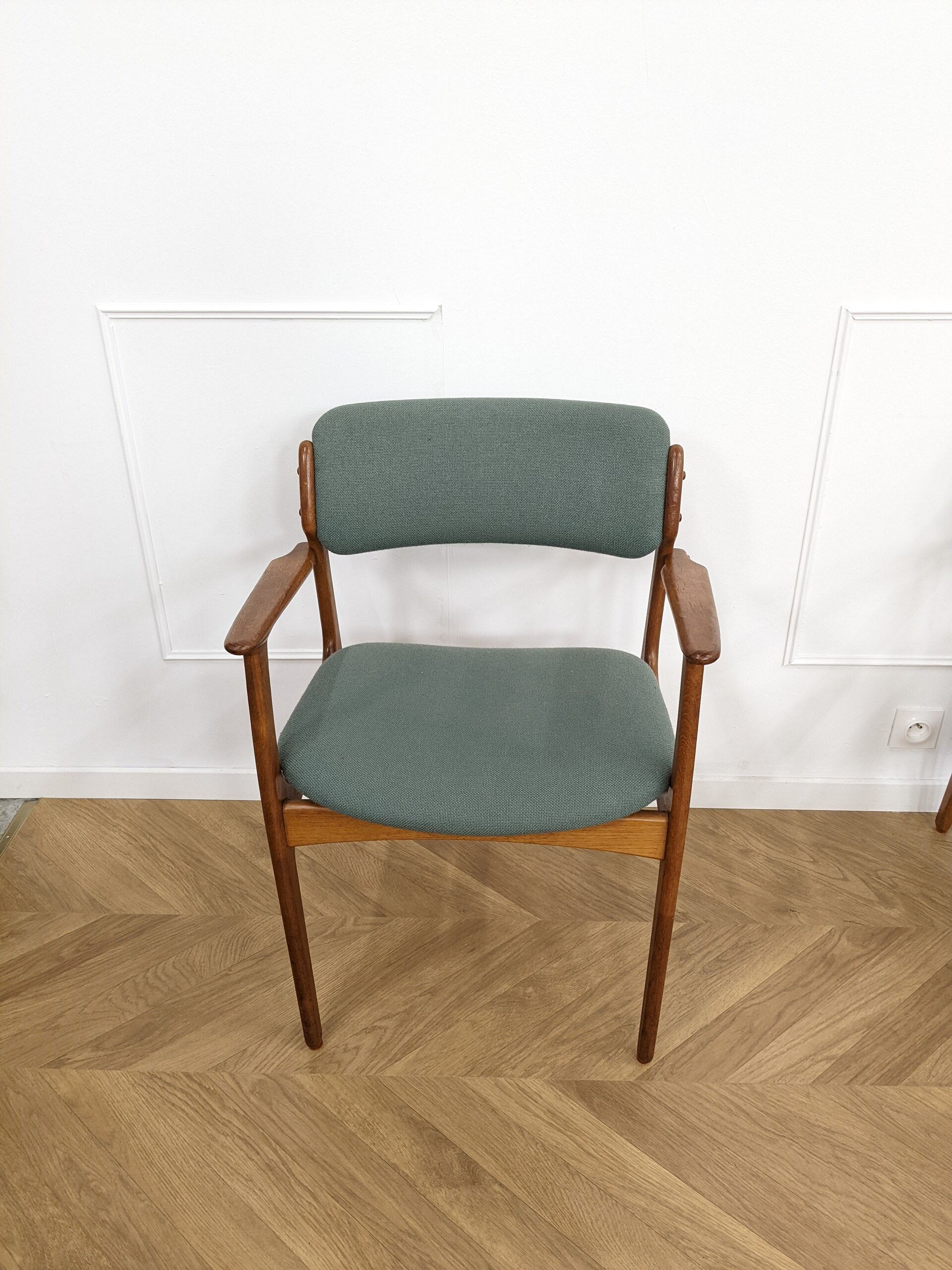 Vintage chair Erik Buch