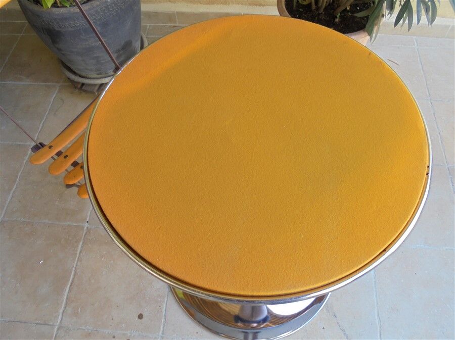 Vintage table foot tulip