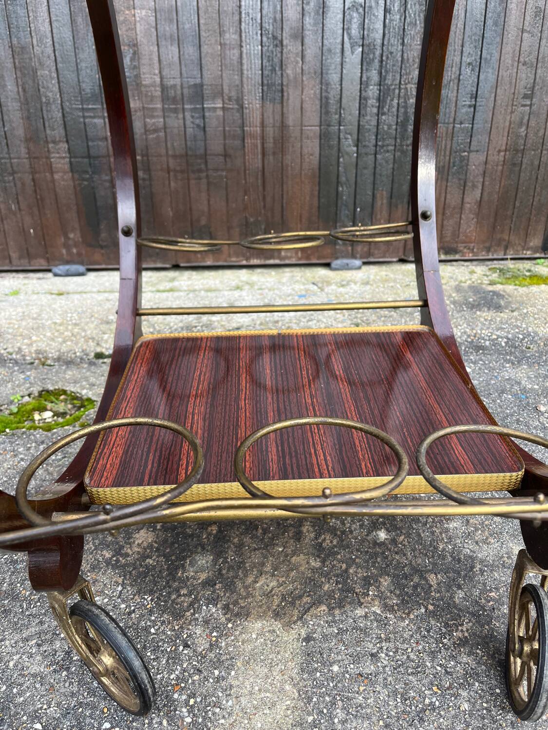 Vintage roulette bar