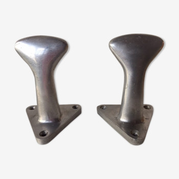 Aluminum triangular hooks