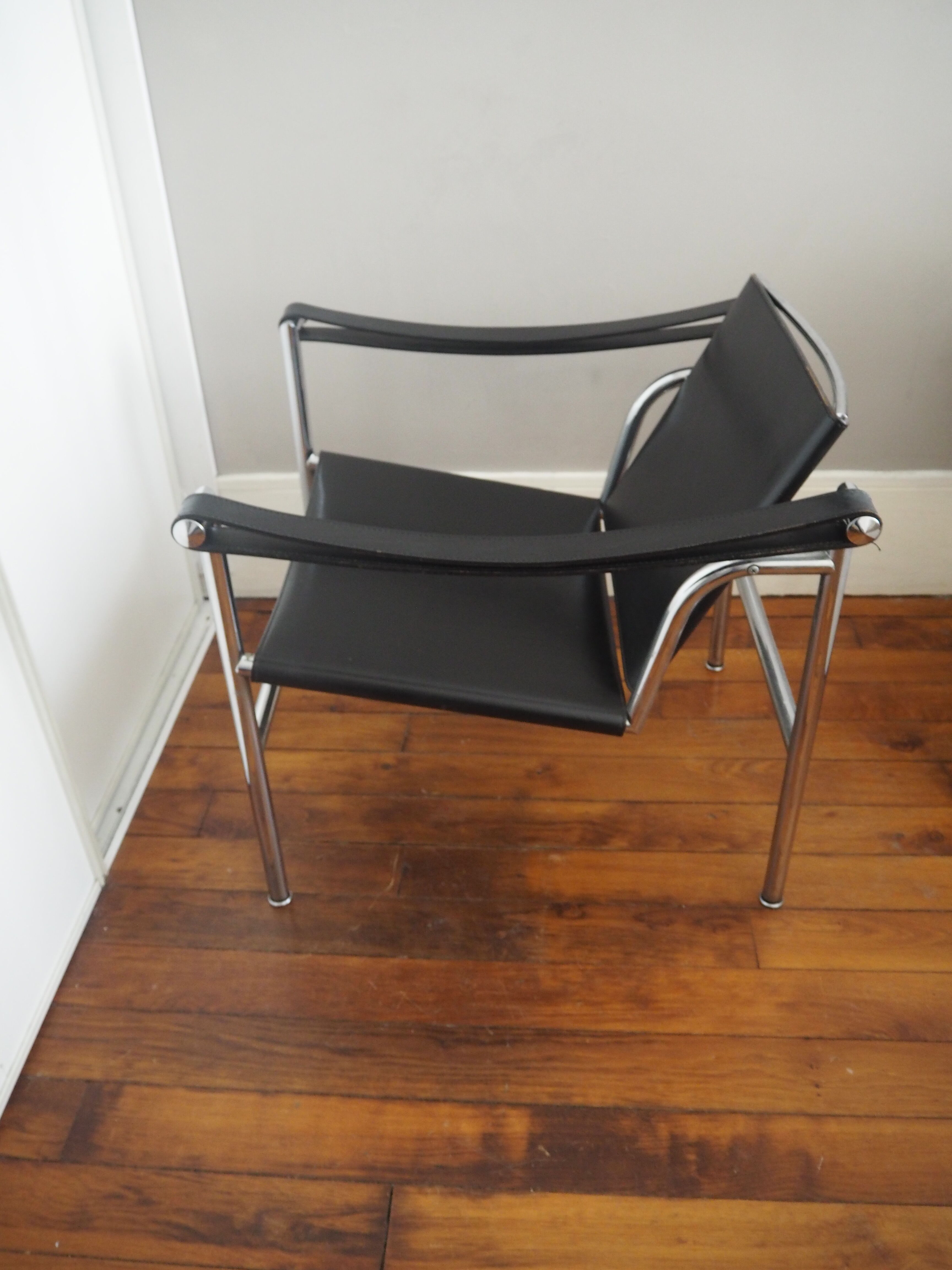 Paire de fauteuils LC1 par Le Corbusier