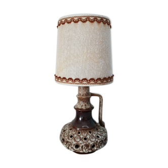 Vintage table lamp with its lampshade