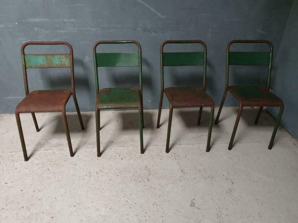 Vieille chaise verte français chaise d'usine de fer