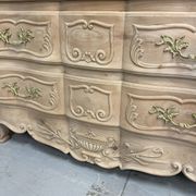 Commode louis XV en bois brut noyer