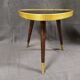 Tripode en formica repose plante