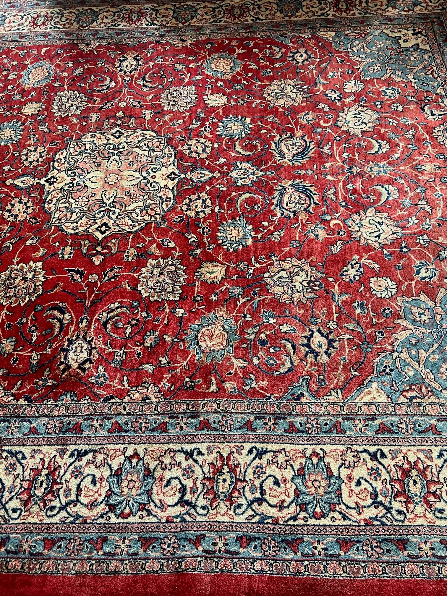 Sarouk Mahal. Grand Persian carpet made of 100% wool, 373x282 cm.