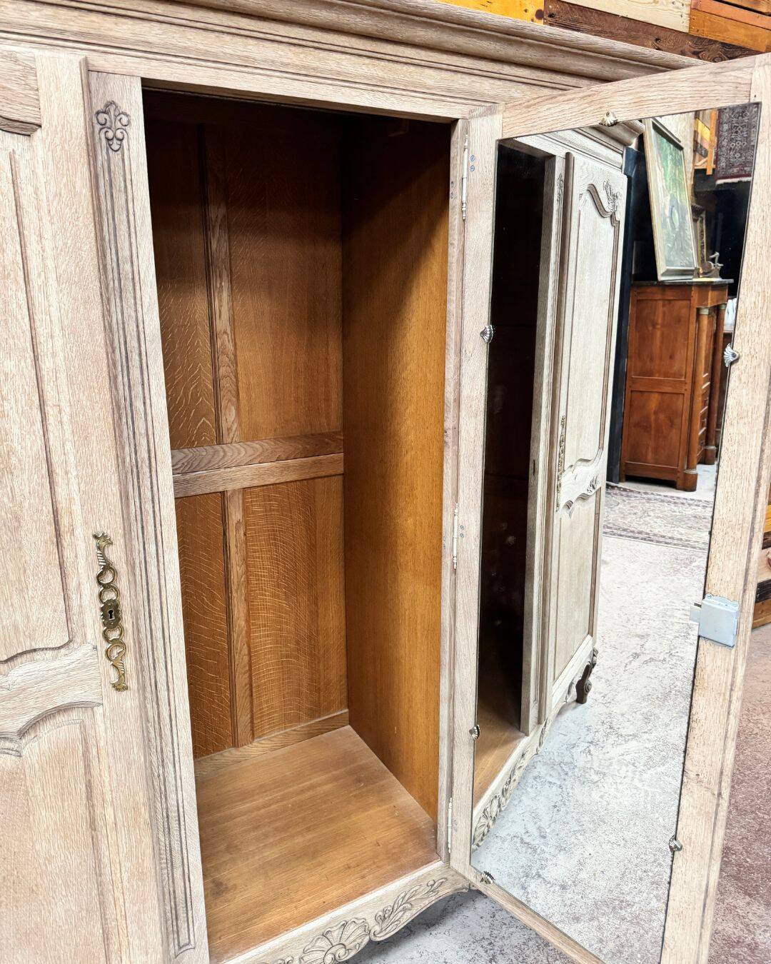 Oak wardrobe in Louis XV style