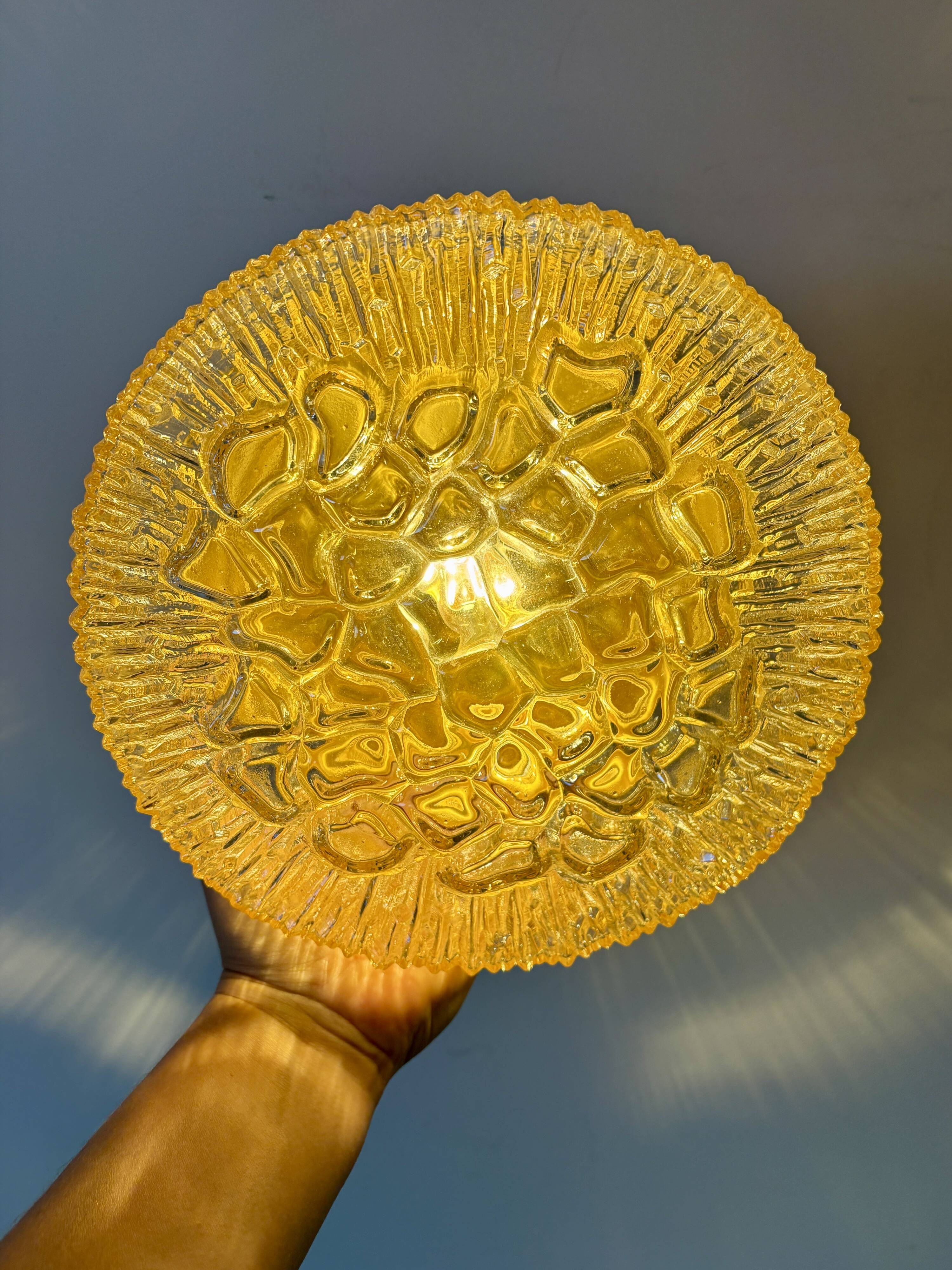 Applique/plafonnier globe vintage en verre ambré