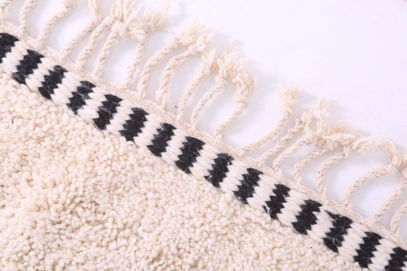 Traditional handmade pure wool Berber rug size 2.4/1.6 m